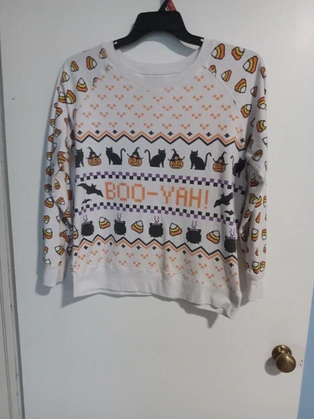 Halloween 'Boo-Yah!' White Graphic Sweatshirt